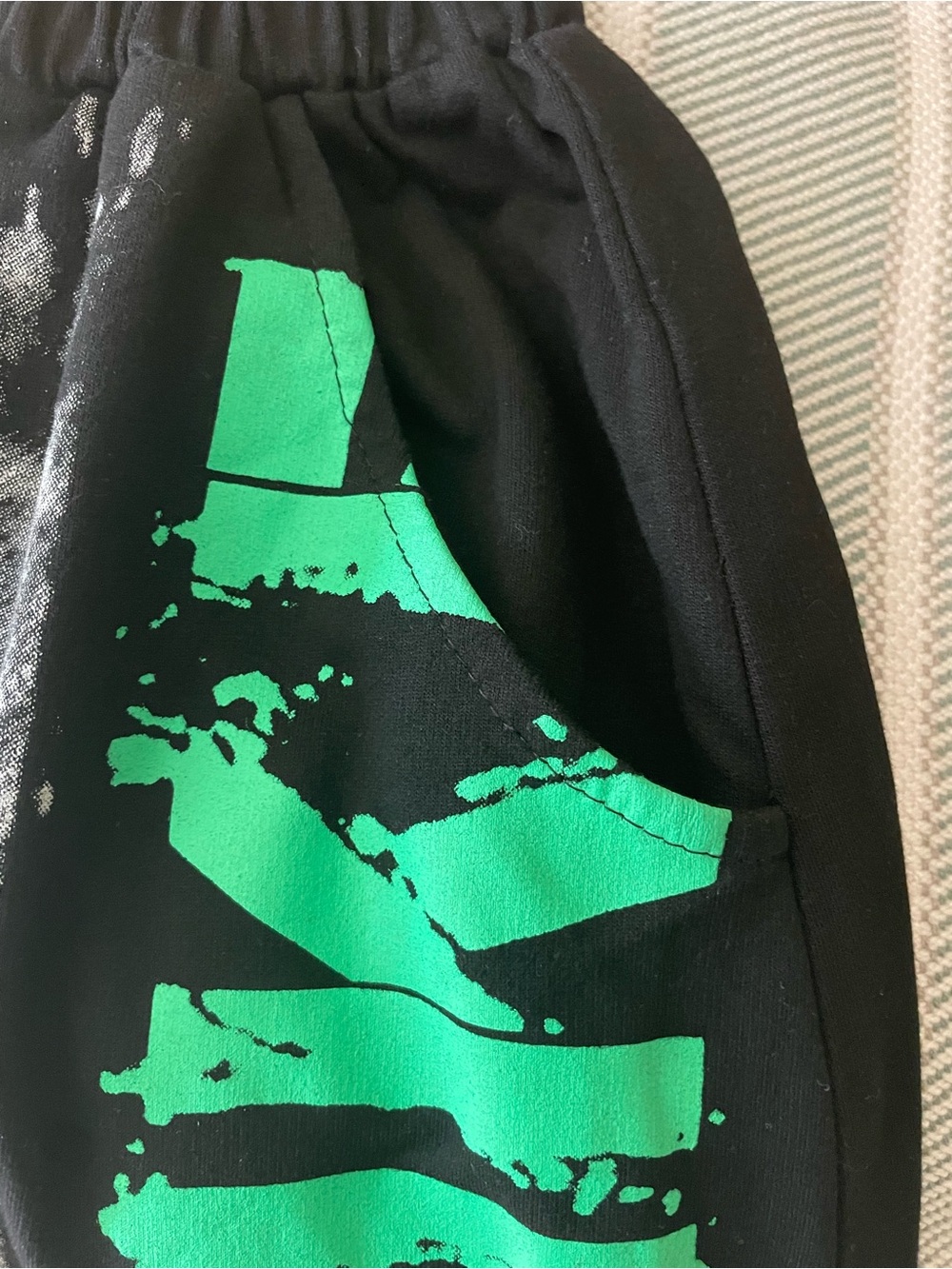 NWOT- 2 piece Oversized Black Graphic Harem Pants and Top- Bold Lime Accent - Picture 5 of 5